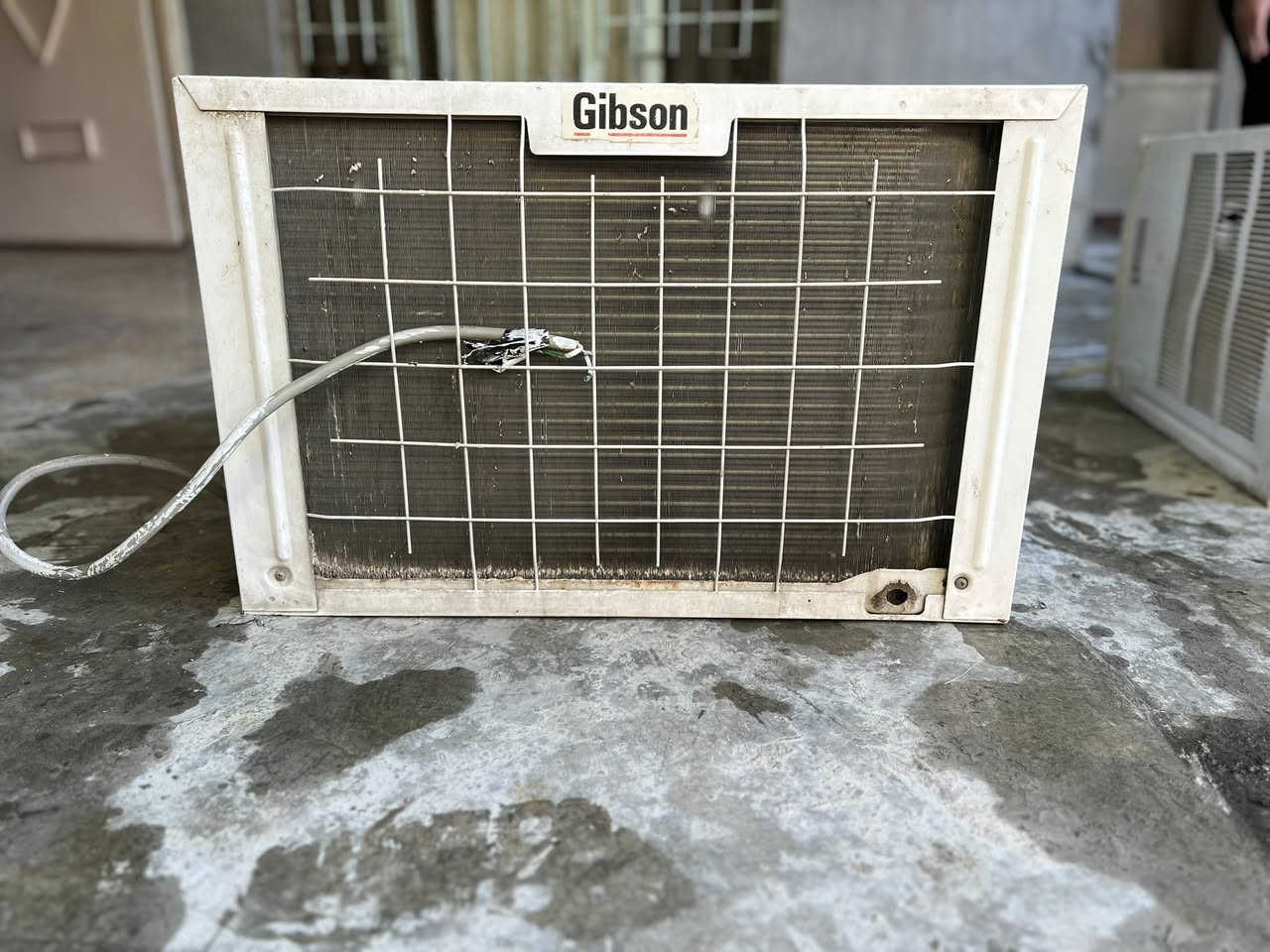 السلام عليكم مكيف Gibson شرط شغال تدفه وتبريد شرط تفحصه بيدك المكيف اخو الجديد اتصال ‭0782 485 4095‬
او ادخل خاص…
