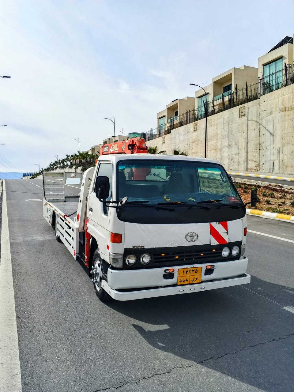 السلام عليكم 

للبيع تويوتا داينا كرين فلات موديل ( 2002) ماشاءأللة ♥️
حجم 300 / B14 / مكينە بمونوزل 4 سلندر 5 برغي 
كرين يونك أوروبي (0) جديد جديده مامشتغل العراق 
كرين 2,600 طن 2 سلايت !4 رجلين موديل كرين 2010
طول بدي 5,60 متر صافي باب دفتري 
السيارة ماشاءأللة جديد جديده نفس الصورة 
مابي اي نقص محرك + گیر + شاصي + كرين مكفول بشرط 
تخم تايرات و باتري جديده رقم سليمانية 
عنوان السليمانية مركز مدينة قريب السرجنار 
***********
shabaz : kren
