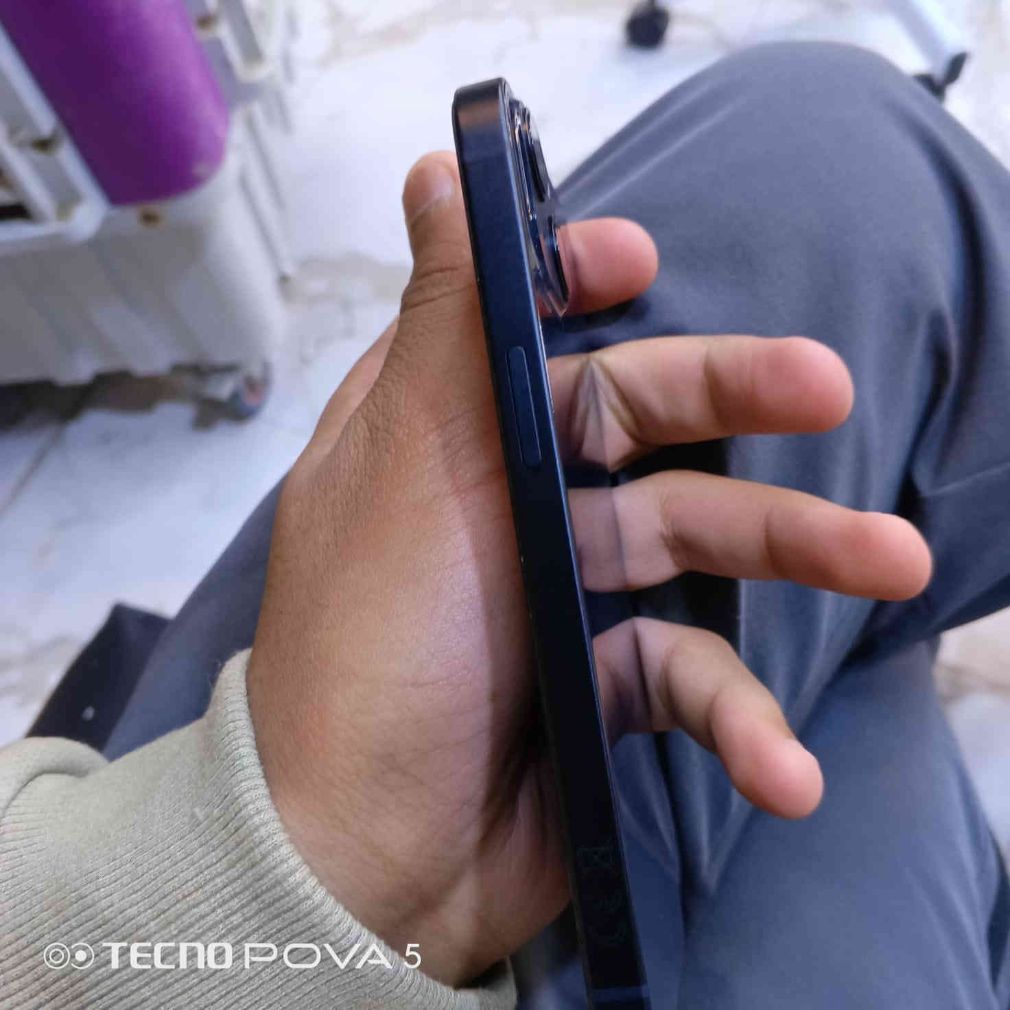 ايفون13
المبايل وتر بروف بعده بضمان الشركه
صارلي شهر من ماخذه ماستر 
البطاريه100
السعر 475
كامل ماحقات
المكان الرمادي الورار
***********
