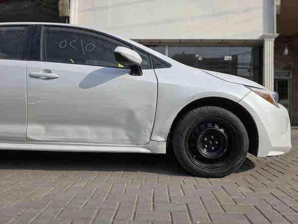 سلام عليكم
كورلا هايبرد 
موديل 24
ماشيه 20
حادثه الباب الصدر وجاملغ شويه بي بعده ع حادثه 
مرقم بغداد كامل تحويل ثاني يوم 
مكان بغداد الدوره 
هاتف ***********
سعر 158 وبيه مجال بصيط
