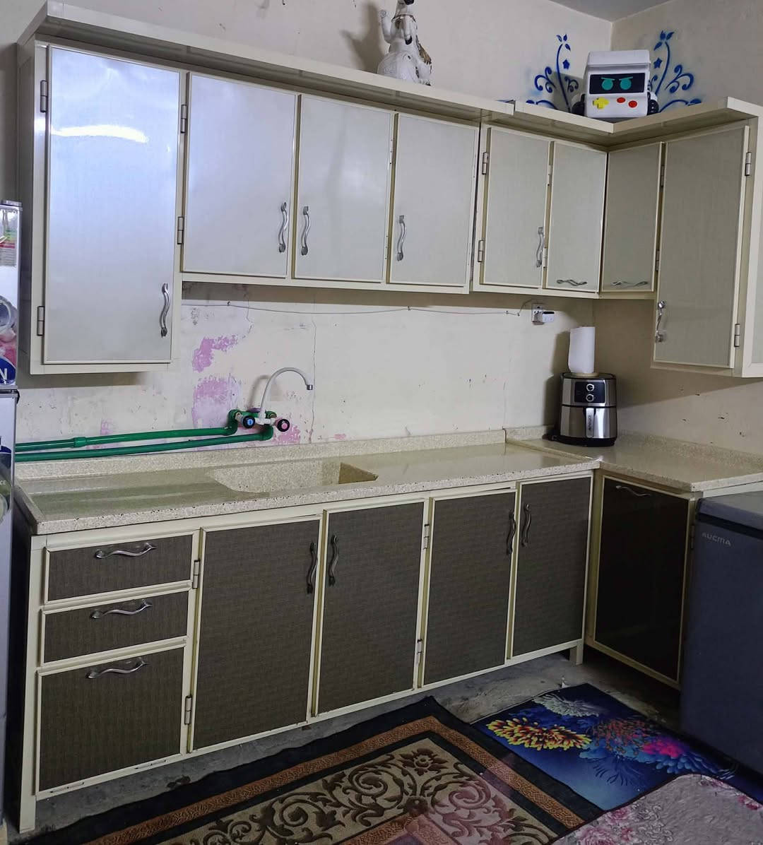 كاونتر تفصال نضيف من داخل ولخارج مثل ماموضح بلصور مابي اي كسر مابي اي فطر سنك مرمر اصلي شراي يدخل خاص.


**إذا كنت صاحب هذا الإعلان وتريد حذفه لأي سبب، رجاءا أرسل رسالة إلى الدعم الفني**