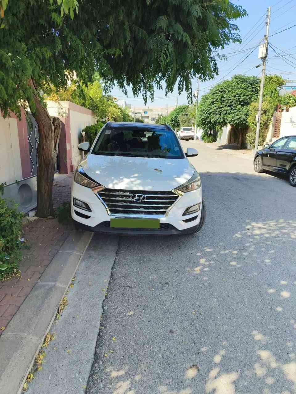 سيارة توكسون (توسان) موديل ٢٠٢٠ خالي من العيوب بي ايباد _ حاسة بانوراما
سعر ٢٫٢٥ وبي معاملة 
رقم ***********
