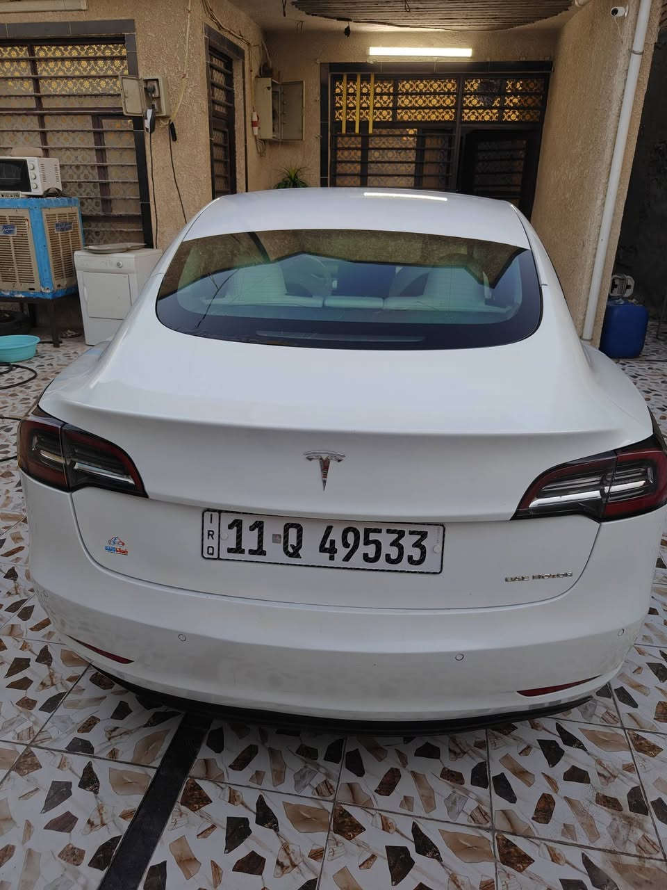 السلام عليكم
للبيع: Tesla Model 3 2022 دبل ماطور (AWD)
🔹 اللون: أبيض لؤلؤي 🤍
🔹 الموديل: 2022
🔹 الفئة: دبل ماطور (دفع رباعي AWD)
🔹 الممشى: 70,000 كم
🔹 الحالة: نظيفة جداً
✨ المواصفات:
دبل ماطور (قوة وتسارع عالي)
شاشة تيسلا الكبيرة + نظام ذكي متطور
أوتو بايلوت (مساعدة قيادة)
كاميرات وحساسات كاملة
تكييف قوي مناسب لحر العراق
سيارة كهرباء 100% (صرفية شبه صفر)
💰 السعر: 177 ورقة (قابل للتفاوض بالمعقول)
📍 الموقع: بغداد
📞 للتواصل: (***********) واتساب
مبدل قبق الجنطه بنفس اللون فقط
🔥 ملاحظة: السيارة استخدام شخصي ومحافظ عليها، جاهزة للفحص وما تحتاج أي صرف.
