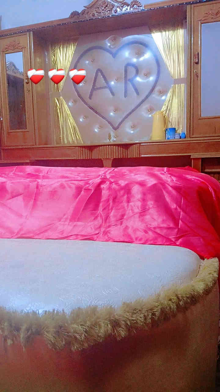 غرفة اخشاب أنجاره عراقيه نضام المسرح اشتريته ب ملونين او 300
جديده صار اله سنه عندي  اريده ب1.650 نهايته مكاني بابل الكفل رقم ***********
