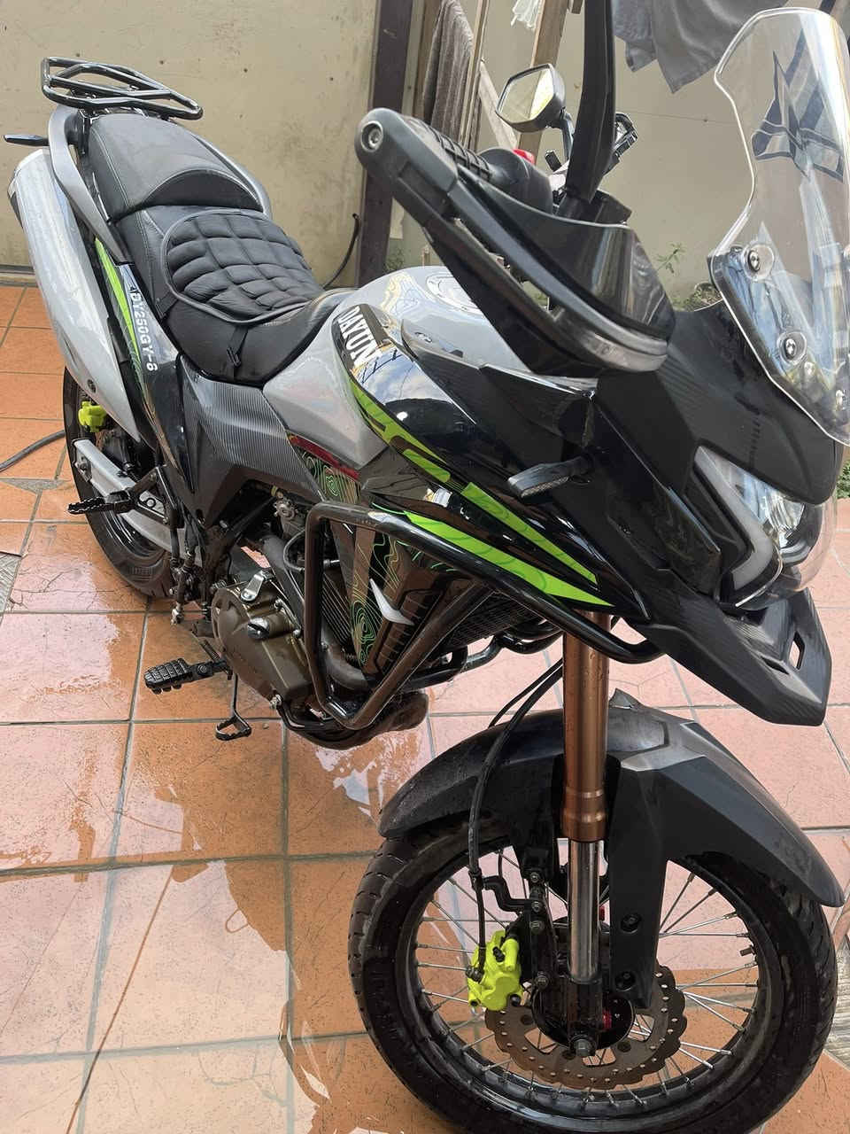سلام عليكم شباب دايوان ادفنجر 250cc الدراجه خير من الله كير و محرك و كهربائيات كفاله كله بلاد مكفوله كفاله عامه ماشيه 7000 يعني بعدها اخو الزيرو يرادلها فيلسه بس الدراجه مرقمه و باسمي تحويلك شوكت متريد 
خوان الي مو شراي ليتعبني فدوة لوجوهكم
الرقم:***********
