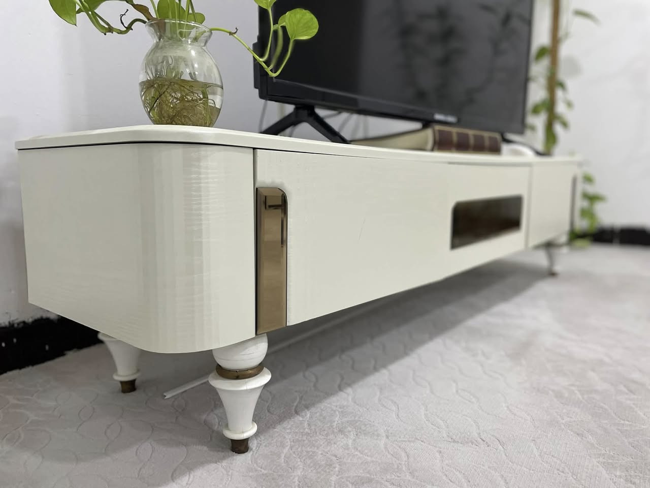 سلێمانی ڕاپەرین
مێز تیڤی زۆر جوان و تازە و تۆکمە بێ شوخت و ڕووشاوی ماڵی خانمانە 
نرخی ١١٠ هەزار معامەلە 
تکایە مشتەرین نامە بنێرن


**إذا كنت صاحب هذا الإعلان وتريد حذفه لأي سبب، رجاءا أرسل رسالة إلى الدعم الفني**