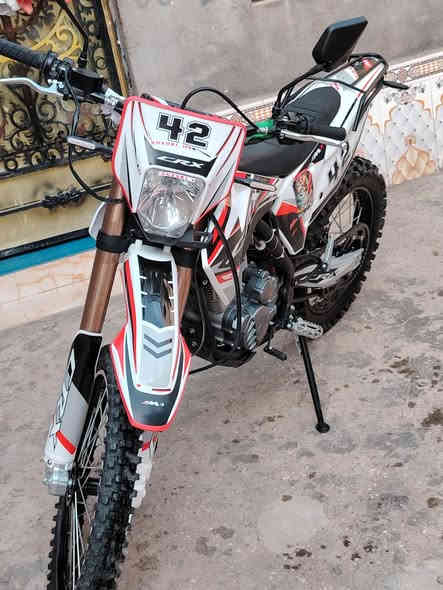 سلام عليكم. دراجه قفاز موديل 2025.
 طالعه شهر ١١. للبيع. او مراوس بدراجه دايون حسب نضافه رقم *********** او خاص
