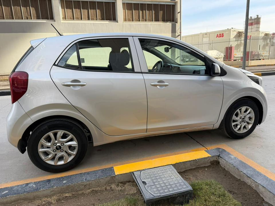 السلام عليكم: كيا بيكانتو خليجي 2020 مال دوليه مكفوله السياره من الصبغ والبارد  ماشيه 29 الف اللون رصاصي سلڤر كير اوتوماتيك وباقي المواصفات معروفه السعر المطلوب 119 $  بيها  مجال/ للاستفسار على الرقم *********** /السياره بأسمي ورقم جديد وتحويل بنفس اليوم/ مكان السياره مجمع بوابة العراق
