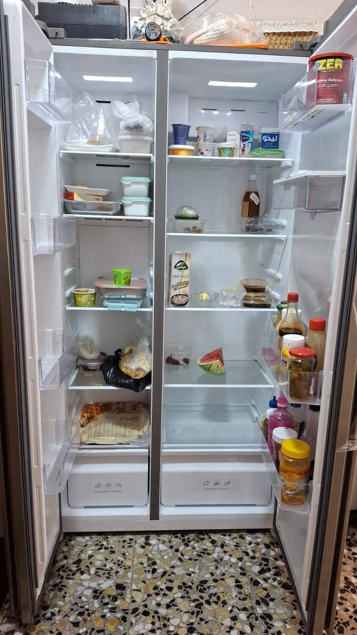 ثلاجه ومجمده نوع LG اخت الجديده مستخدمه جدا جدا قليل بعدها بالنايلون اخذتها بمليون و50 دابيعها ب 850


**إذا كنت صاحب هذا الإعلان وتريد حذفه لأي سبب، رجاءا أرسل رسالة إلى الدعم الفني**