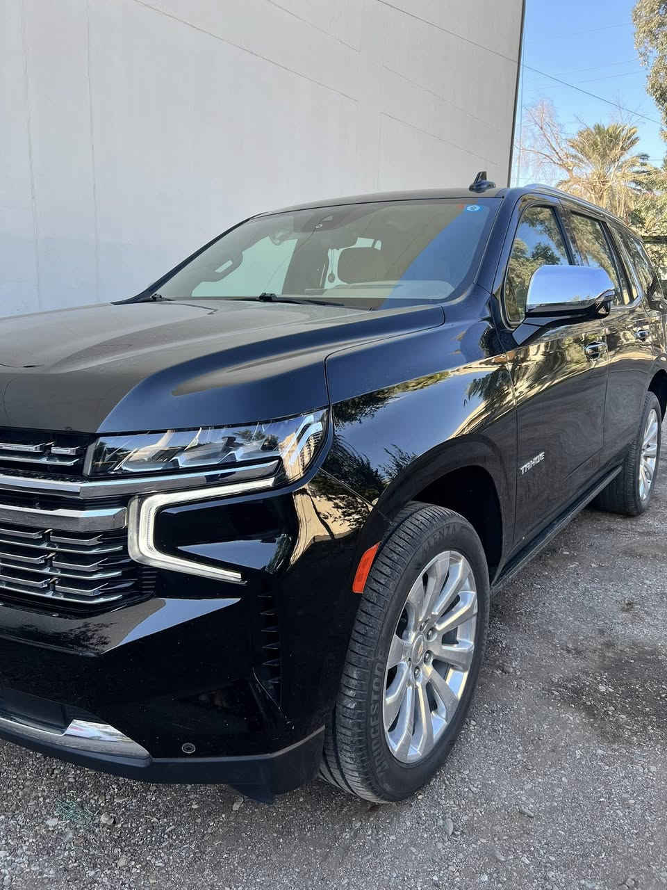 السلام عليكم تاهو برايمر ضمان شركة المنصور 2023 جديدة جدآ بحالة الشركة مغلفة ب كامل PPF
فول جكات ٤ كامرات ماشية ٦٠ الف كيلو مكفولة من كلشي عدا رصعة بصيطة جدآ مسحوبة فقط 
مكان السيارة الكاظمية السعر 54,500$ هاتف ***********/***********
