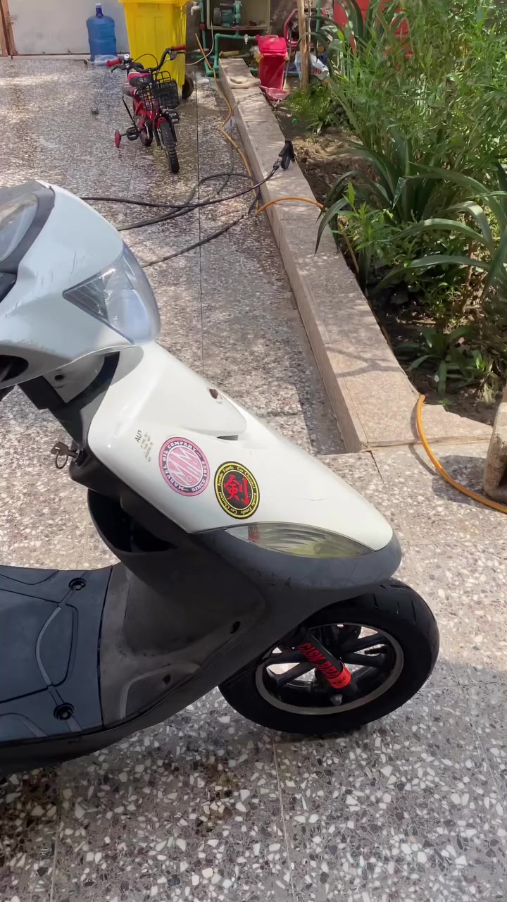 سلام عليكم ماكس عدله ما مفتوحه دراجه جديده مكاني سماوه ام عصافير ***********
