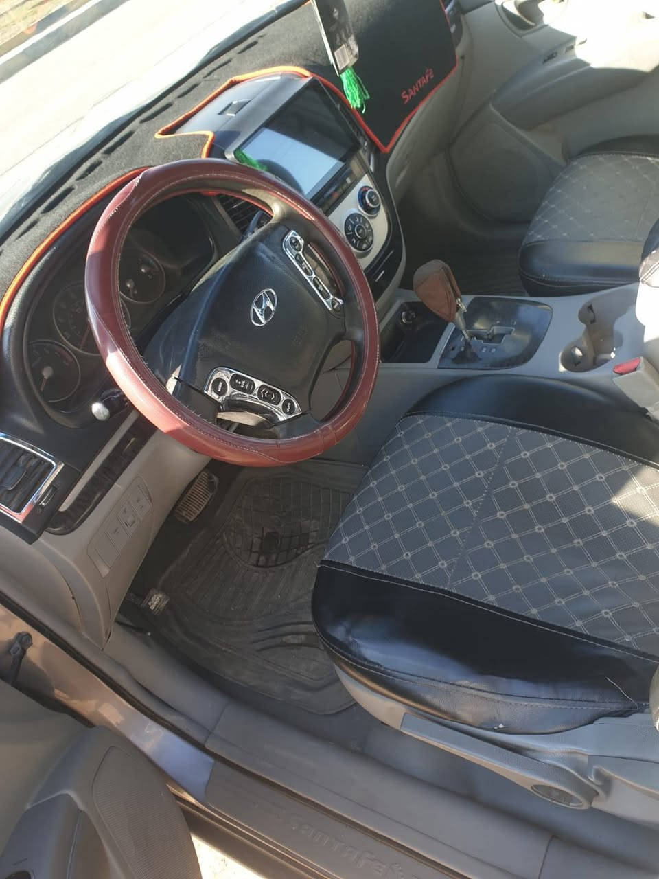 سلام عليكم هونداي سنتافيه ٢٠٠٨ /محرك ٦ ٣٣٠٠ كير ٥ نمر
صبغ حزام بدون ضربه
تبديل قطعتين بدون دواخل 
جاملغ امامي الايسر
باب الامامي الايمن
شولصي تكم لغود كفاله من داخل ومن الخارج
رقم بغداد باسمي 
السعر ١٠٧ وبيها مجال للشراي
بابل محاويل حي المشتل
***********
