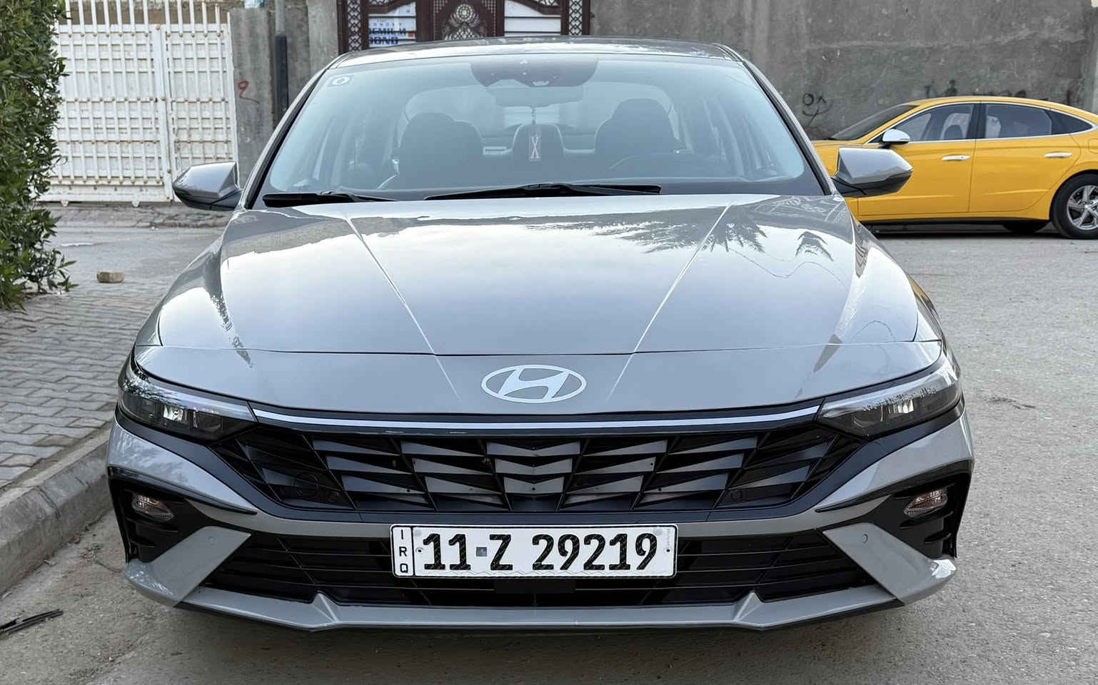 اخوان : السلام عليكم 
الالنترا افانتي هايبرد ( وارد كوري ) دخول جديد على ايدي …… 

موديل 2024 ( السياره رقم بغداد علماً ان السيارة بأسمي ) تحويل ثاني يوم . السيارة ماشية 48 فقط 
مكينة 1.600 ~ هايبرد .
السيارة استخدام شخصي مال بيت 

المواصفات 🔰

الشاشه الجديده ( متصله مع الدشبول ) 
بصمه تشغيل 
 بصمه ابواب 
رادارات محيطيه كل الجهات كاميرا خلفيه 
كشنات تدفئة / تبريد 
نظام خروج عن المسار
لد نهاري + لد ليزري مخفي ( الدشبول ) 
اوتو هولد
اربع وضعيات قيادة 
لايت زنون 3  عدسات 
ترحيب عند القدوم 
كروس سرعه وبقية الامور المعروفه …
صور السونار مرفقه اسفل المنشور 🔻

📍 عنواني / واسط - النعمانية  -

رقم الهاتف : 
‭***********
