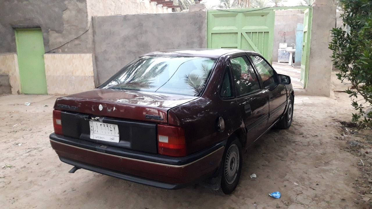 يا الله السلام عليكم ورحمة الله وبركاته سياره ابل فكتره موديل موديل 90 محرك الف وستميه جديد تخم تاير جديد سنويه بسمي صاقطه ***********
