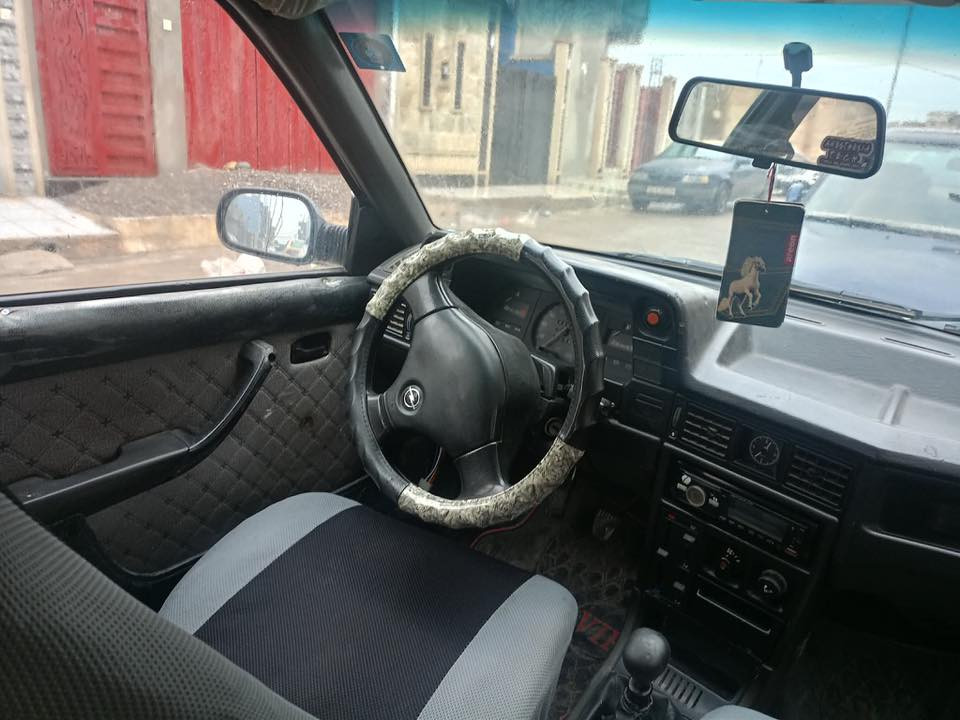 السلام عليكم سيارة اوبل كاديت موديل 91حجم 16،كيرشرط،محرك اثر صرف  هزة جديدة كاربون بانزين  السيارة بااسمي ،،السعر،،28,ورقه بيها مجال بسيط.   ***********
