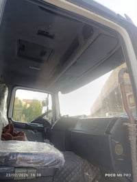 اكتروز للبيع موديل 2002 بموديله مامعلايه وبسنويه مربوطه قاطره مقطوره و...