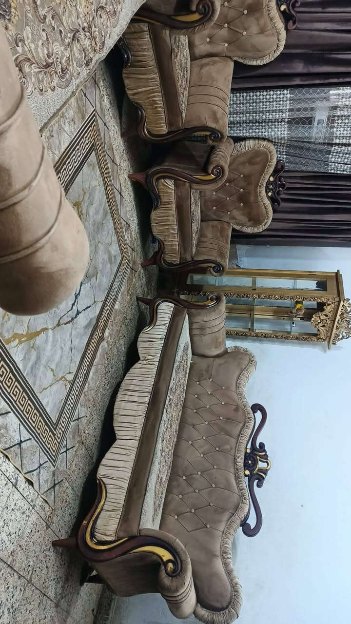 تخم 8 مقعد💺 اخو جديد اي ضرر مابي خشب ثكيل تسكام سعر ,,270,, بي مجال مكان لبياع *********** يوجد واتساب
