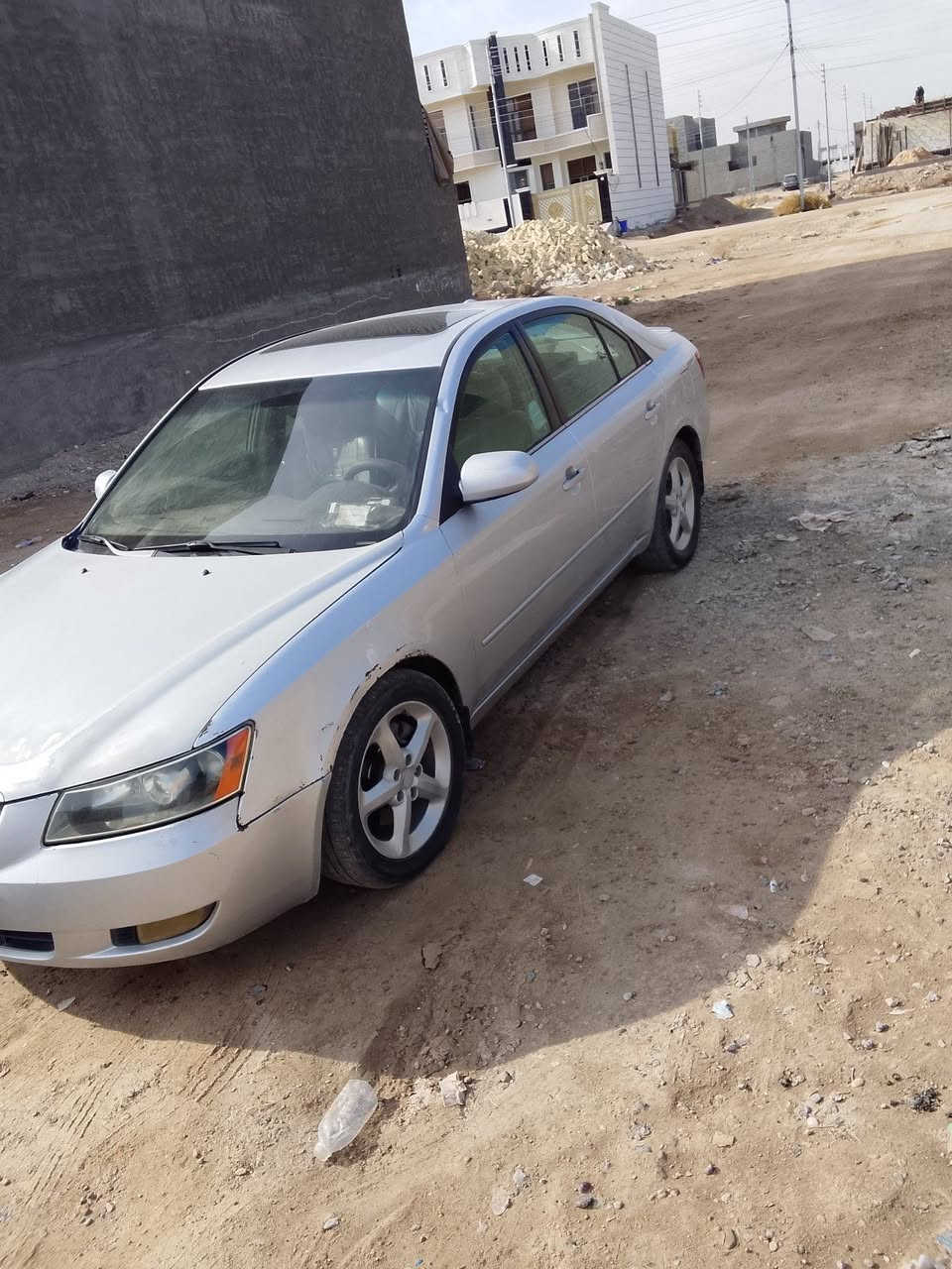 سلام عليكم سوناتا للبيع موديل 2008 فول مواصفات تحكم ستيرن فتحه كشن كهرباء تدفئه وتبريد  محرك 6سلندر  وكير مكفول بيه بنيد مصبوغ والجاملغات اماميه ثنينهن مبدلات بدون صبغ والسونار موجود مرفق مع منشور رقم بغداد تحويل مباجر سعر 95 وبيه مجال مكان فلوجة ***********
