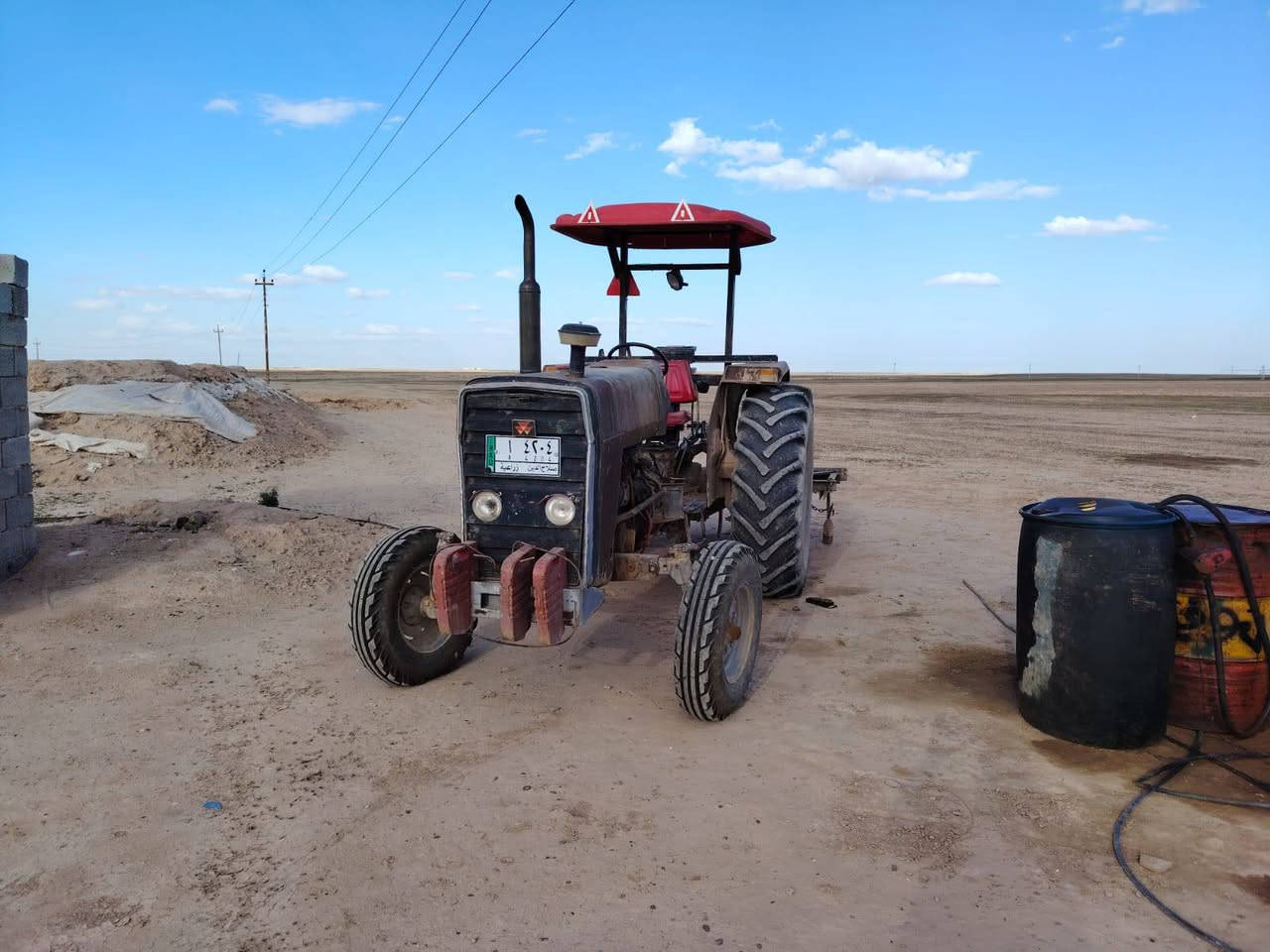 السلام عليكم للبيع بسعر مناسب جداً عشره مليون ونص وبي مجال/ تركتر فورگسن  حجم / ٢٩٠ / موديل ٨٢ / رقم صلاح الدين بأسمنا شرط التحويل جاهز من كل النواحي تركتر نظيف وماعلي حجي / العنوان صلاح الدين تكريت/ للاستفسار/ *********** / ***********
