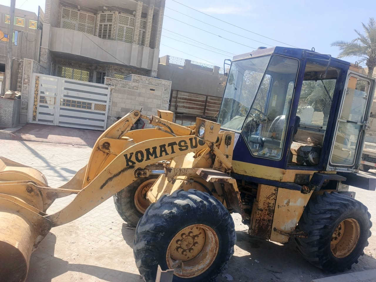 سلام عليكم شفل كومانسو ٧٠ البيع 
رقمة نجف  العنوان بغداد مدينه الصدر
الاتصال ***********
