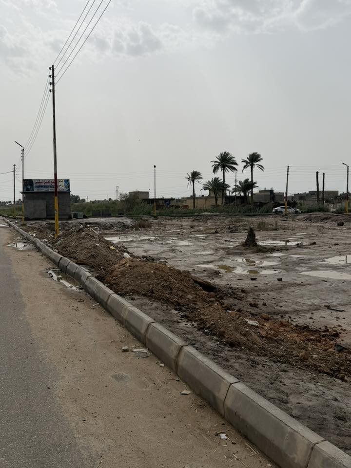 سلام عليكم عرصه للبيع 100متر مجمع الصدرين
بيع مستعجل 
رقم ***********
