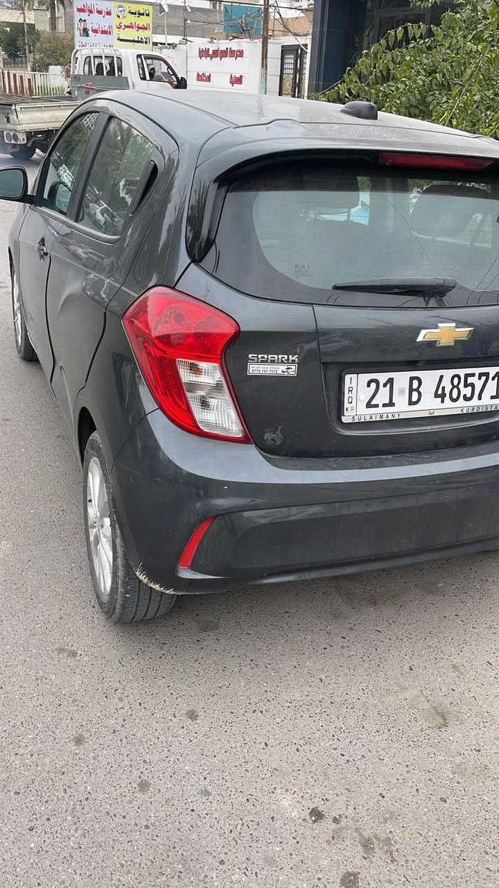 السلام عليكم سبارك موديل 2021 فئه LTماشيه 17الف  4سلندر محرك 1.4 حادثه جاملغ شويه بنيد سعر 100 بيها مجال شراء فقط اتصال مكانه السيديه ***********
