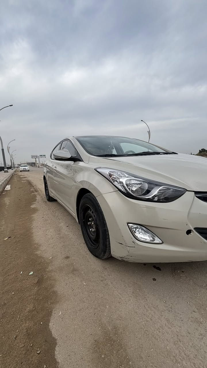 النترا 2013خليجي  
محرك 1800
 مكفوله من التبديل 
فقط بارد جاملغ امامي و رشات صبغ قليله. ***********
