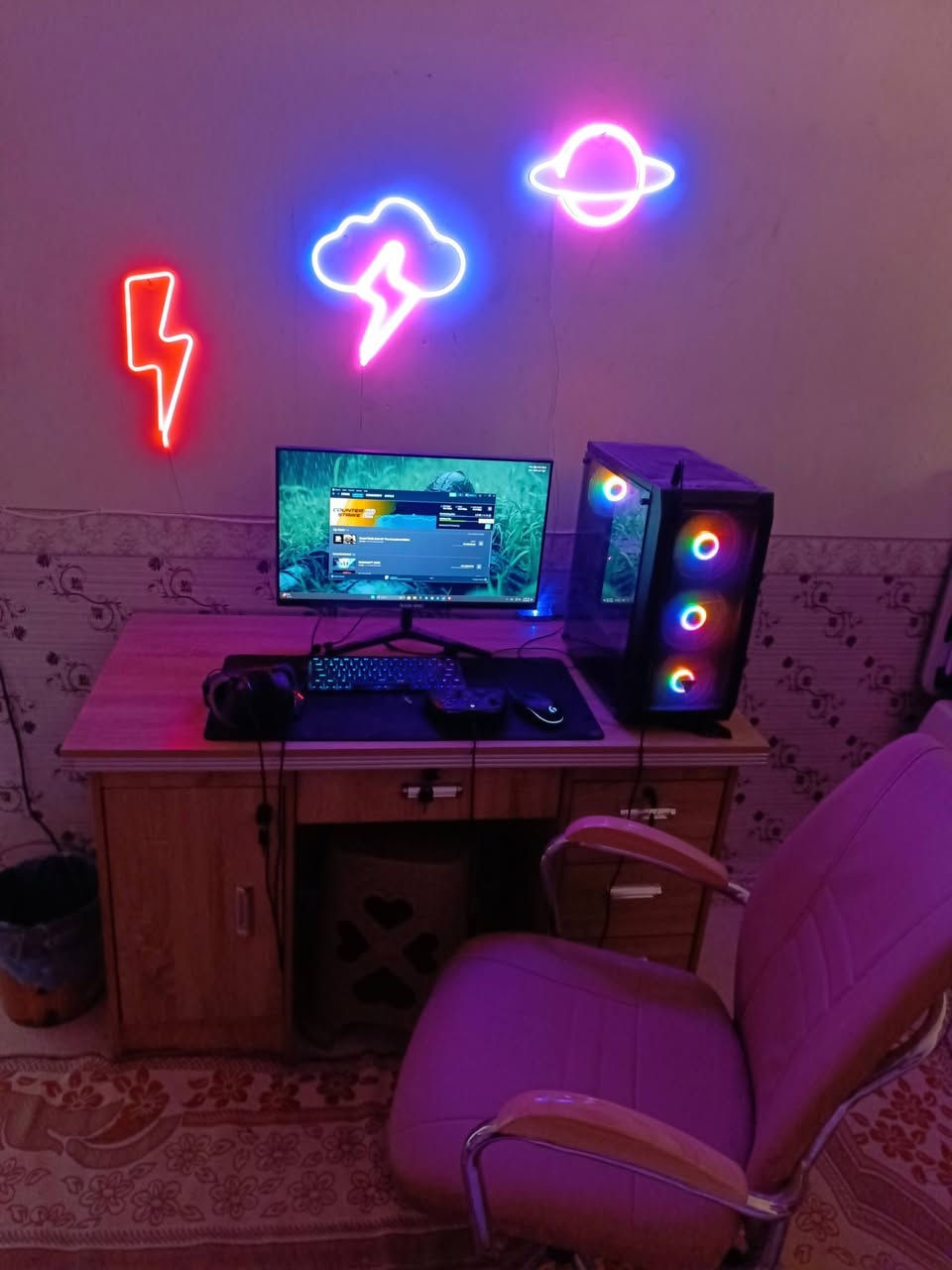 بي سي للبيع مع كامل الملحقات
المواصفات 
i5 12400f 
H610 asus
16x2 gb 3200 ddr4
256 nvme ssd
2x1 tb hdd
650 w psu
الملحقات 
شاشة 144 هرتز ips
ماوس لوجتك g102
كيبورد رد رداكون 60 بالمبة
جوستكات 2 
ماوس باد الحجم الكبير 
3 اضاءات لد الموجودة بالصورة
الميز والكرسي هم وياهن
الجهاز نظيف كلش ومامستعمل بالتعدين ابد
توصيل ماعندي
السعر والاستفسار على الرقم *********** واتساب
