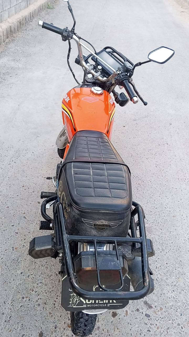 السلام عليكم ورحمة الله وبركاته..
متوفرة دراجة سونلك 200cc موديل 2025 للبيع، الدراجة بحالة جيدة ومستخدمة استخدام محترم، جاهزة للاستخدام اليومي والسفر وما تحتاج أي مصروف، والمحرك ممتاز وأداؤه قوي.
✅ موديل 2025
✅ محرك 200cc
✅ حالة جيدة
✅ جاهزة للاستخدام

📍 الموقع: الأنبار - الفلوجة
💰 السعر المطلوب: 875 دينار عراقي فقط 🤝 يوجد مجال بسيط للجادين بعد المعاينة
📞 للتواصل: ***********
مراوس وبيع، والرزق على الله، والرجاء من الإخوة الجادين فقط التواصل، والسموحة من أصحاب السومات البعيدة عن السعر.

