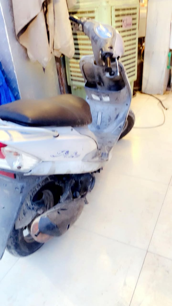 دراجه منغولي يرادلهه كتف اشاير   ولسلف باتري          300   بيهه مجال.           ***********
