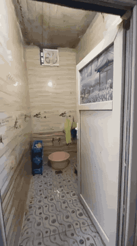 🏡 للبيع بيت سكني – حي البساتين / المدخل الأول
📍 الموقع:
حي البساتين – المدخل الأول
قرب أسواق العائلة

📏 المساحة:
100 متر الواجهة 5

🏠 المواصفات:
 • طابق واحد
 • غرفة نوم
 • صالة
 • مطبخ
 • صحيات
 • كراج سيارة

🔸 البيت جاهز للسكن وموقعه مميز قريب من الخدمات والأسواق.

💰 السعر:
65 مليون 

📞 للاستفسار والتواصل:
***********

⸻
