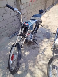 شاصي سكنر • برفاز • 25 • دراجة نارية