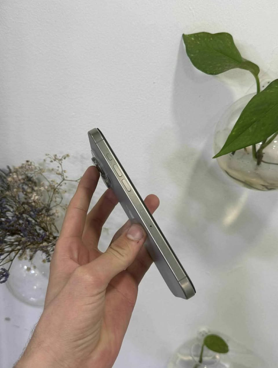 ايفون 15 برو ماكس ذاكرة 256 بطاريه 85 شرق اوسط جهاز كلش نضيف فقط مستبدل شاشه كلش ممتازه الوان ولمس مطابقه وسلم حوافه كلش رفيعه لكن اللزكه جبيره رايده 750 او مراوس بأيفون حسب القناعه مكاني غزاليه ***********
