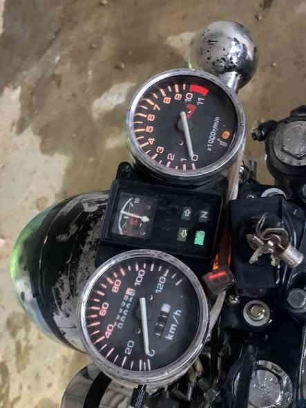 السلام عليكم ستوته للبيع اي  عيب ما بيه كهربائيات شغاله  ركبه شرط محرك شرط اخرس موديل2020 السعر مليون و 200 وبي مجال بسيط عنواني ناحيه الرياض   بيه منفيس ***********
