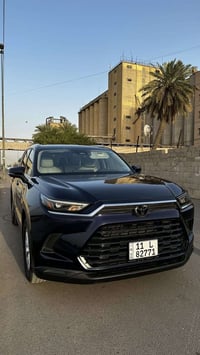 للبيع بدون صبغ تيوتا كراند هايلاندر 2024 بدون صبغ  مواصفات xle   ماشيه...