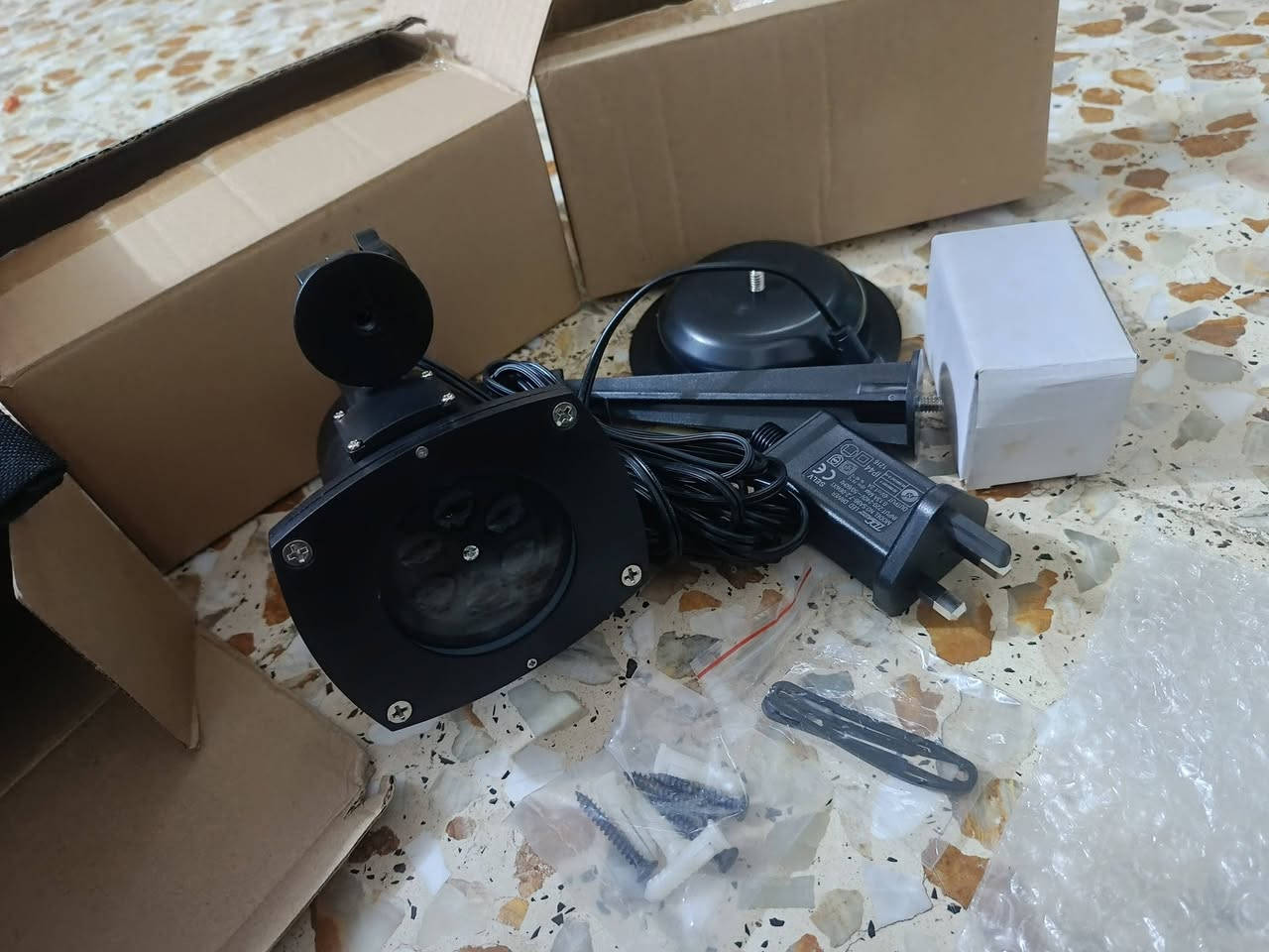 بلوجكتر اضائة يستعمل داخل البيت وخارجه يأتي مع شرائح عدد 12 شريحة للاحتفالات والمناسبات أو تغيير مود المكان 
السعر ب 25


**إذا كنت صاحب هذا الإعلان وتريد حذفه لأي سبب، رجاءا أرسل رسالة إلى الدعم الفني**