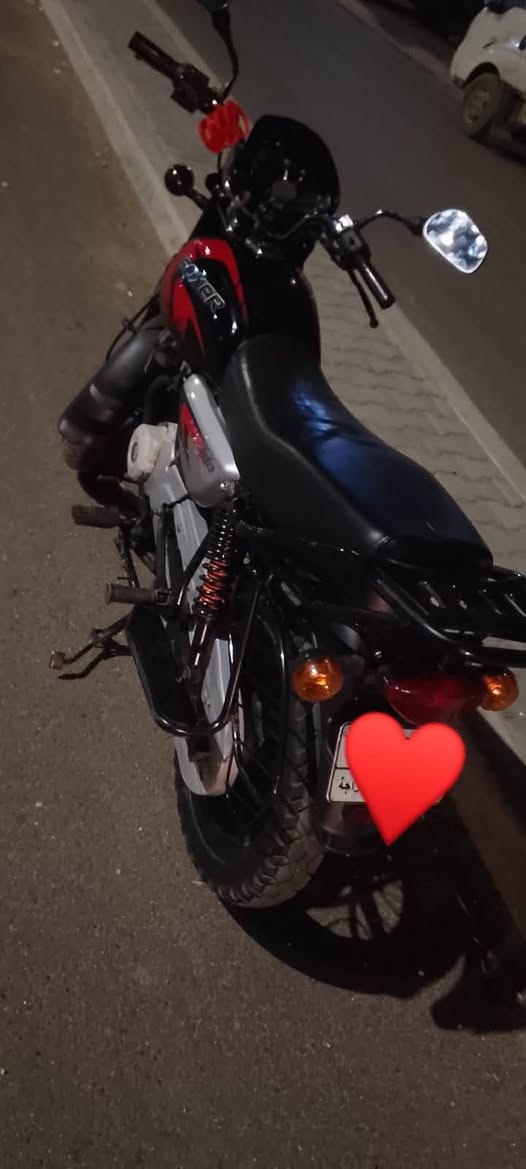 سلام عليكم عيني بوكسر موديل
2022 درجه نضيفه ماشيه23الف ريده 2100وبيه
مجال عنواني بغداد ام الكبر والغزلان رقم تلفوني 
***********
