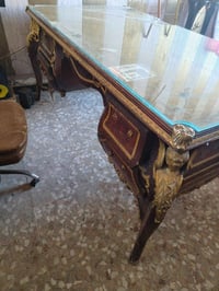 ميز مكتبي • خشب زان مصري • وردية خارج