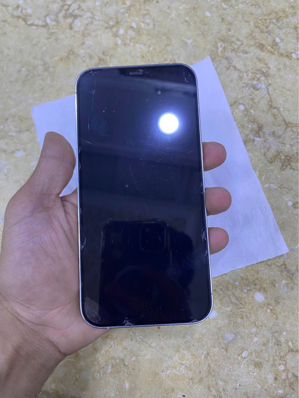 السلام عليكم 
ايفون 12 برو ماكس 
ذاكره 128 شرق اوسط 
بطاريه 81 
جهاز وتر بروف مكفول شرط فحص
ملحقات كارتونه فقط 
السعر 425 الف 
مكاني بغداد بلديات 
رقمي *********** واتساب فقط بغداد, العراق
