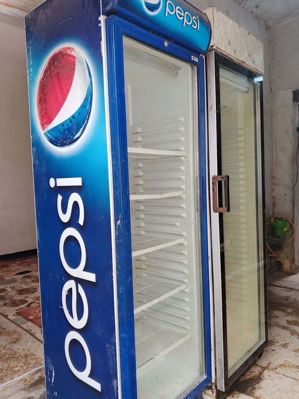 ***********اكو عرضات مستعمل جوه سوك ب200وذا حاب تجي وشوف مكاني بالنجف ركن شارع مدينه
