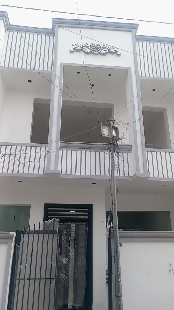 الدار للبيع في منطقت الحريه اربيع قرب سكت القطار ٩٠ متر ***********
