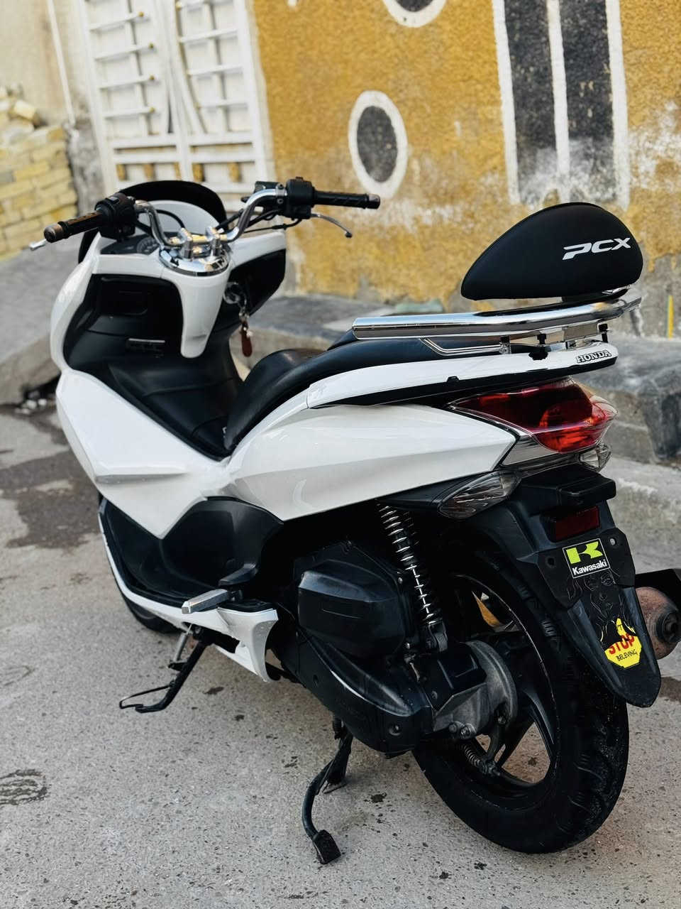 السلام عليكم .
للبيع دراجه بيسي اكس HONDA PCX 
الجيل الأول  gf ياباني 
الدراجه 125 مواصفات 150
حساس ازدحام +حساس استان كله شغال كهربائيات كلها شغالة دراجة كاملة مكملة مابيها كل نقص بيها مسجل سستم بالصندوك
(السعرمليون و450) 
مكاني بغداد حسينية الراشدية رقم ***********
