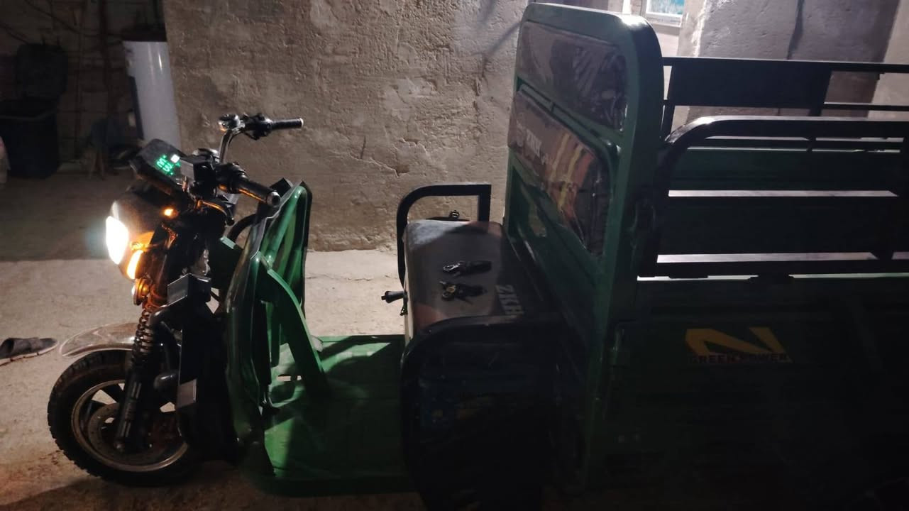 سلام عليكم. دراجة شحن حجم كبير موديل ٢٥ نضيفه اي نقص مابيها ع الفحص. هاتف ***********
