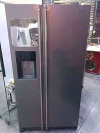 ثلاجة ومجمدة ماركة سامسونج 28 قدم سعر 300 مع ضمان شهر للتواصل 07859937...