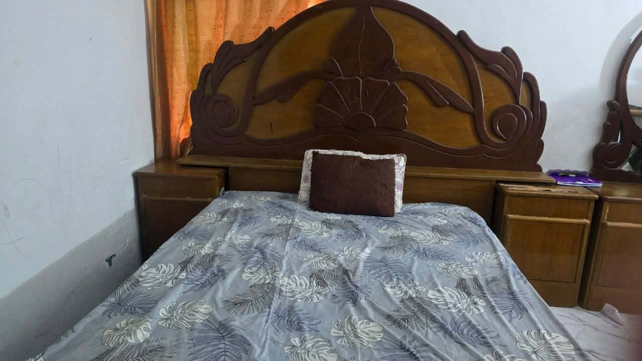 غرفة نوم عراقيه نجاره للبيع 
 نظيفه ومناسبه عنوانها مسيب


**إذا كنت صاحب هذا الإعلان وتريد حذفه لأي سبب، رجاءا أرسل رسالة إلى الدعم الفني**