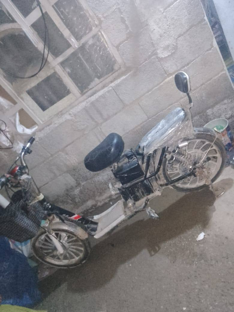 دراجه كلشي مابيه شغاله كلشي مابدل بيه لا يغرك هذا شكل تجي تفحص على راحتك سعر 150


**إذا كنت صاحب هذا الإعلان وتريد حذفه لأي سبب، رجاءا أرسل رسالة إلى الدعم الفني**