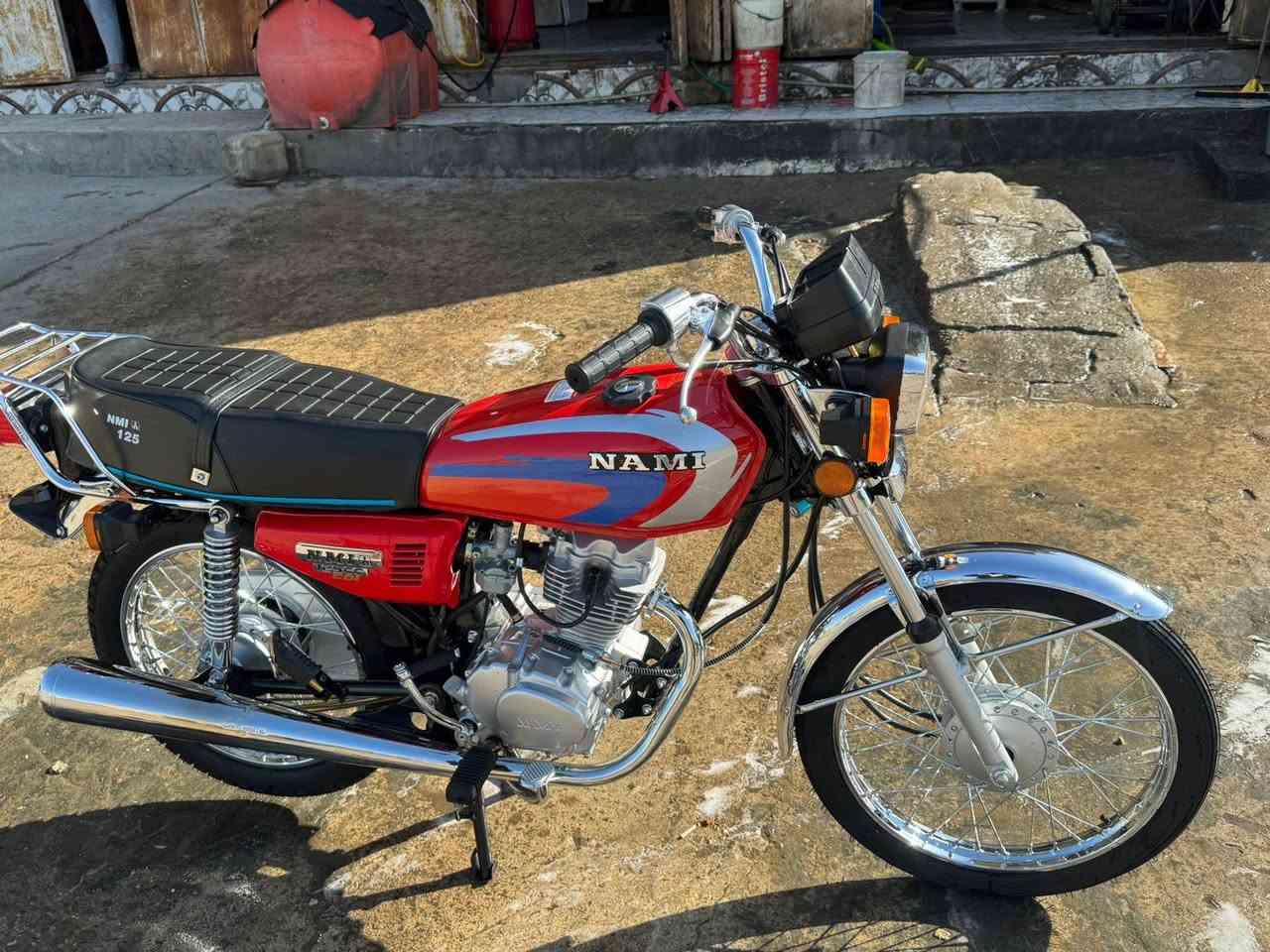 سلام عليكم دراجه لبيع صارله يمين من تعمرت بعده بدهن سحك بس وصل نامه شلامجه حلوه بشكل بس صار عدي ضرف وريد بيعه  بكاني ابو رمانه ميسان نتم تعرفون سعارهن مو شراي لا يدك *********** واني خادم لشراي
