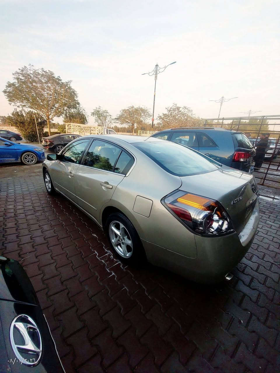 سلام عليكم شباب نيسان التيما موديل 2010 سيارة مصبوغة حزام للجمالية بدون ظربة مكينة كير صدر خلفي أمامي كهربائات كولة جاهز رقم اربيل وبسمنا تحويل ثاني يوم شرط السعر ب 83 وبيها مجال بسيط العنوان ديالى بعقوبة مقابل نادي الفروسية معرض لاتكال المركزي زورونا وبخدمتكم بادارة صدام عرف التميمي  رقم الهاتف 
***********
***********
