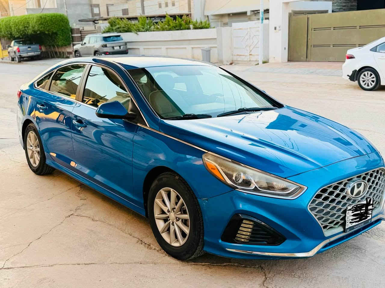 السلام عليكم 
سوناتا 2019 رقم بغداد باسمي 
محرك 2400 
فول موصفات ماعدا البصمه والفتحه 
كير ومحرك كفاله 
بيها بارد فقط بحافه البنيد 
مكفوله السياره ماشيه 60 الف
السعر 112 وبيها مجال 
***********
