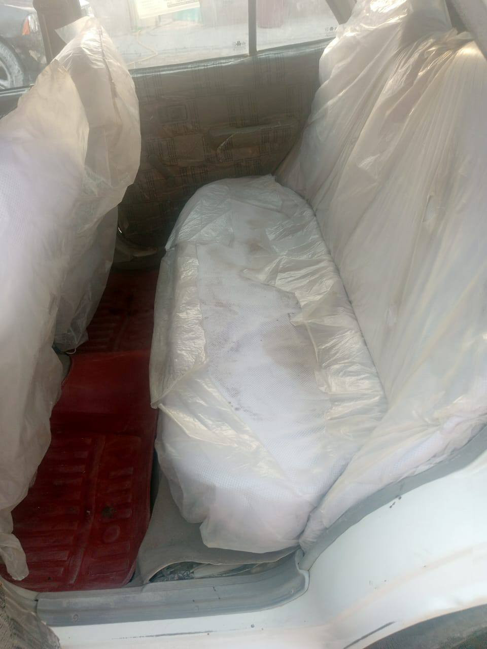 سلام عليكم سايبه موديل 2011 شواصي مقفولات الامام والخلف تخلو من الخياس مبدل بنيد وجاملغ بدون حادث والسياره تخلو من الحادث بيه صبغ قليل محرك بي خيط بخار رقم نجف وراعيه بالنجف سنويه صاقطه  السعر المطلوب 25 ورقه وبيه مجال قليل رقم الهاتف ***********
